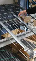 Les plateaux grillagés Shelfstore sont des produits sûrs et stables pour les entrepôts de toutes tailles.